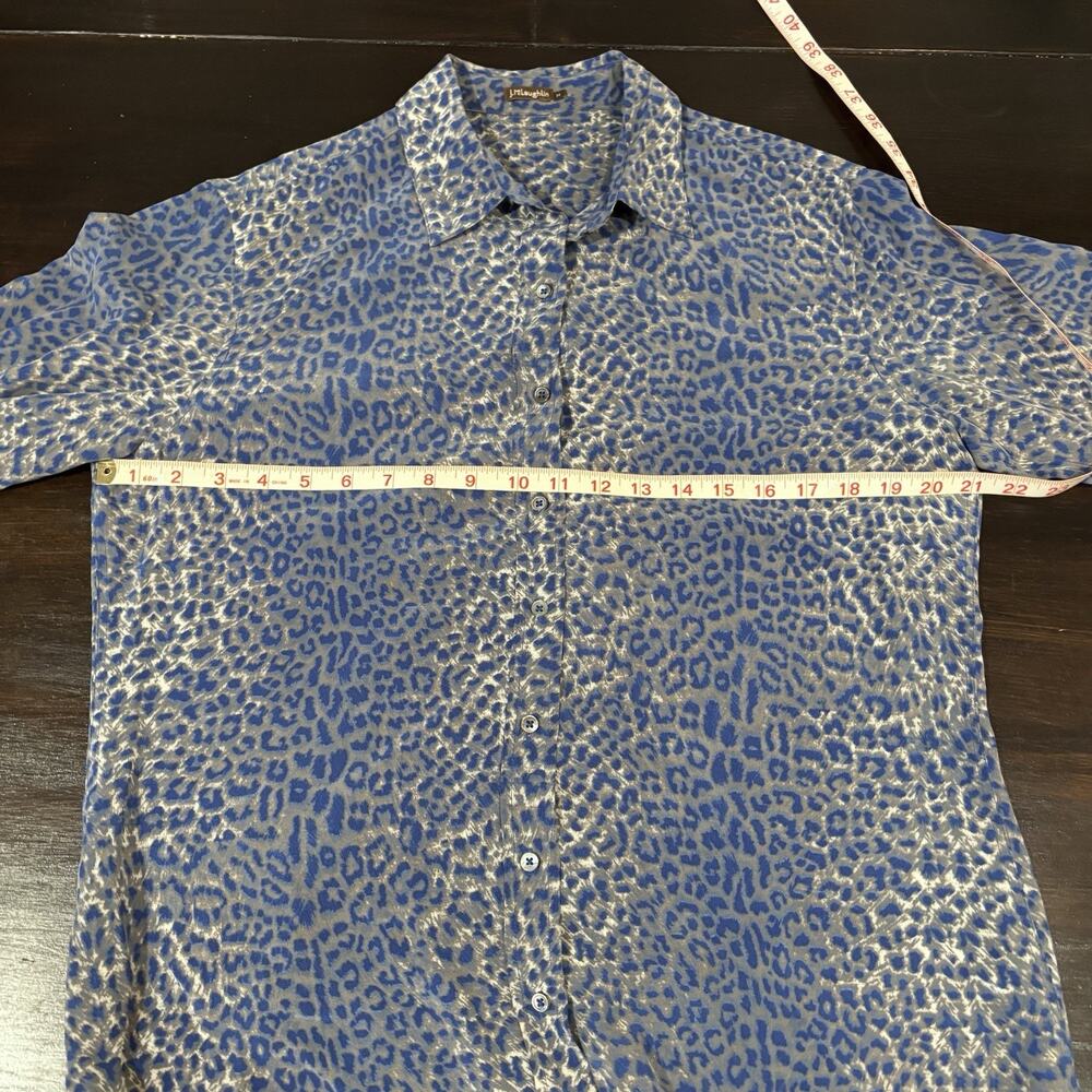 J.McLaughlin Blue Gray Leopard Print 100% Silk Blouse Shirt M Quiet Luxury - Picture 6 of 7